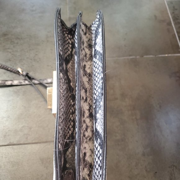 Topical Couture 'Snake' Handbag - Picture 4 of 9